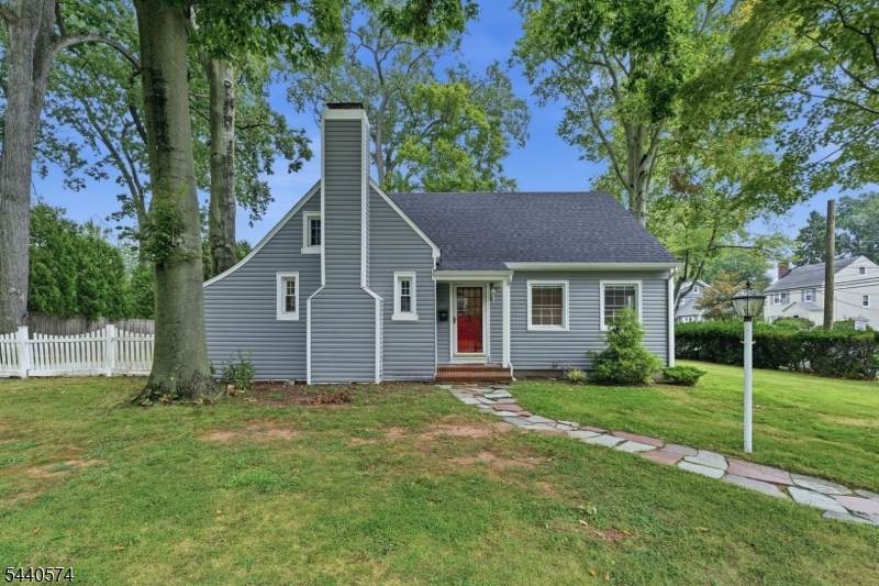 344 Mountain Ave - Photo 1