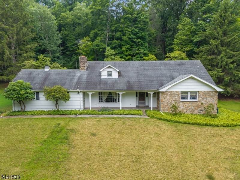 213 Maple Ln - Photo 1