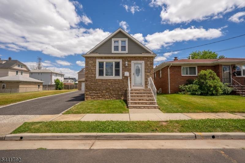 113 Arthur St - Photo 1