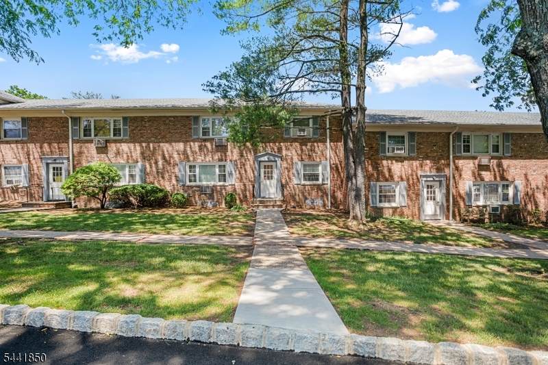 41 Wedgewood Drive Unit 118 - Photo 1