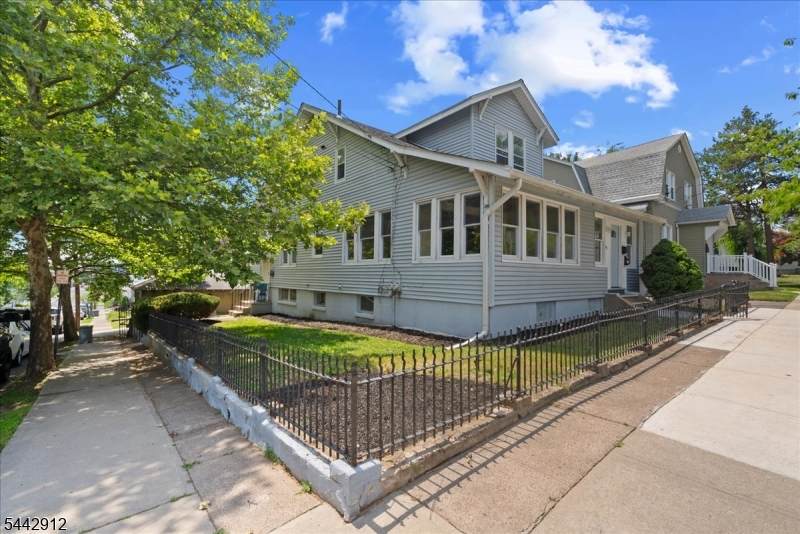 191 Brown Ave - Photo 1