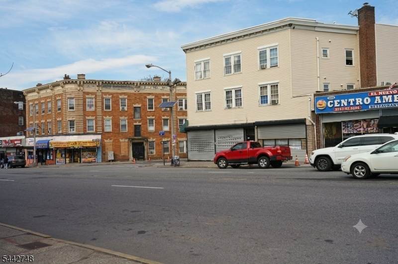 1406 Springfield Ave - Photo 1