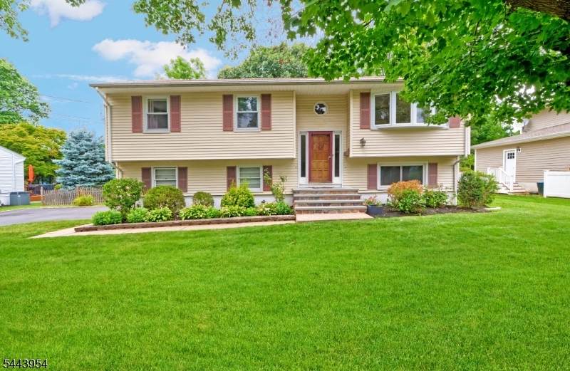 10 Avon Dr - Photo 1