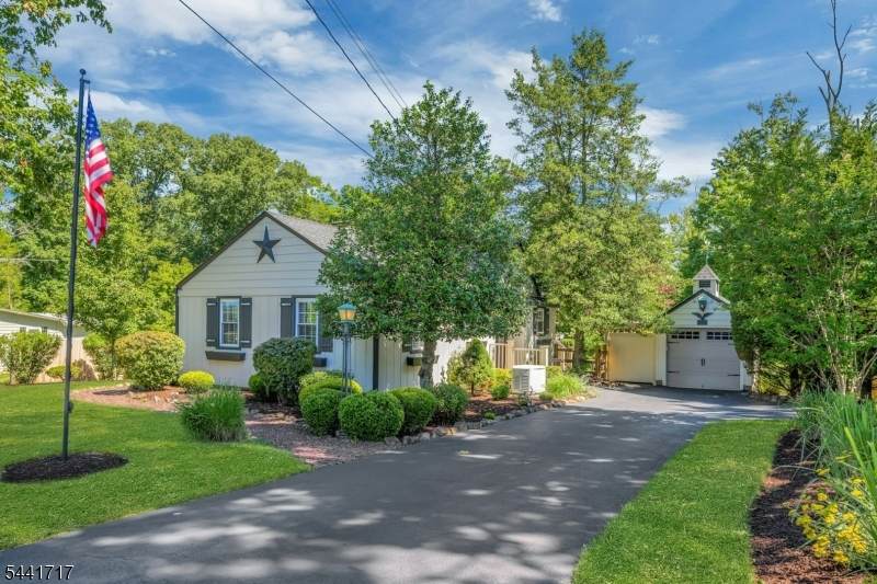 215 Mountainview Rd - Photo 1