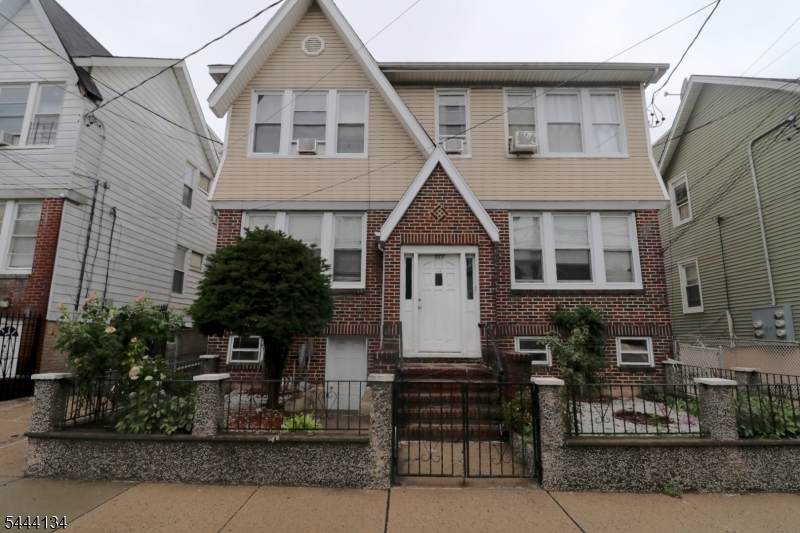 270 N 12Th St - Photo 1