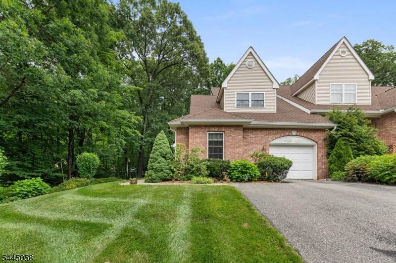 135 Richmond Rd - Photo 1