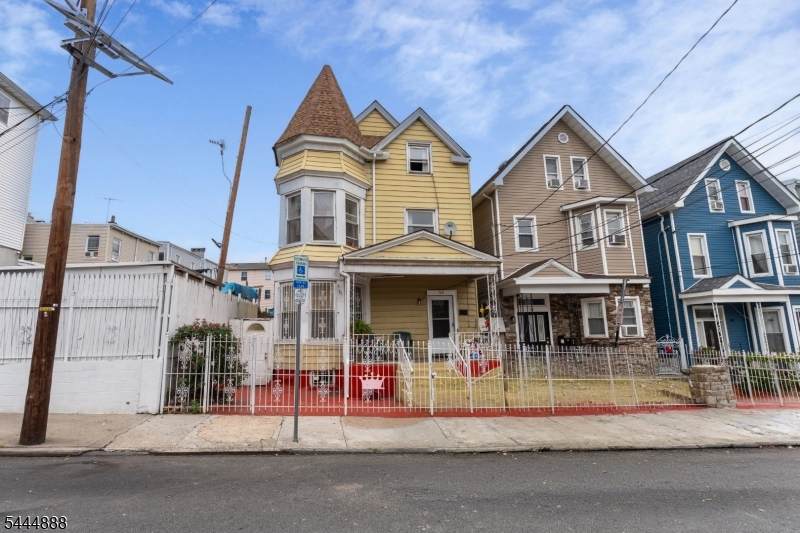 65 Taylor St - Photo 1