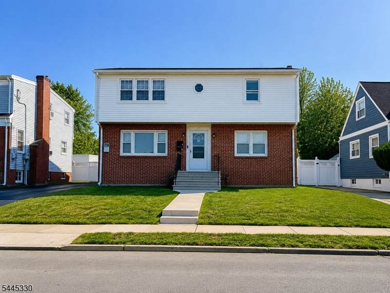 161 W Inman Ave - Photo 1