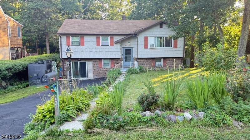35 Lakeview Rd - Photo 1