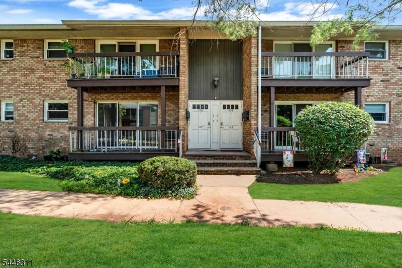 38 Deanna Dr - Photo 1
