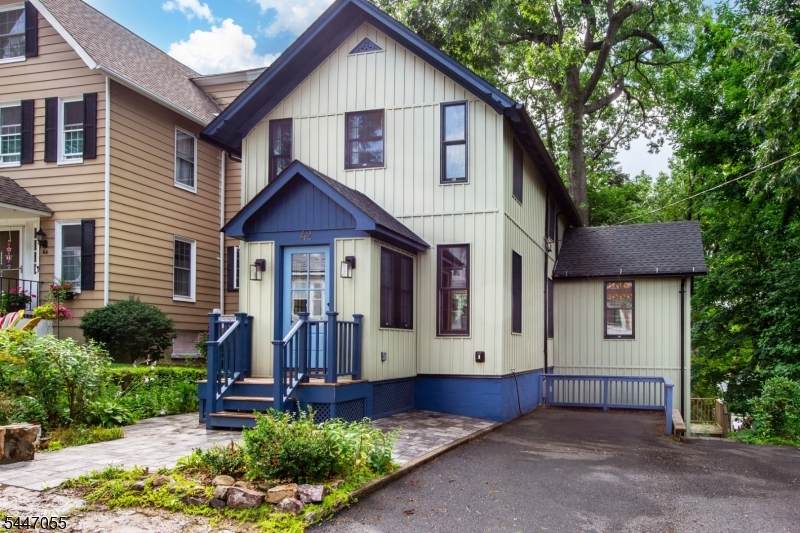 42 St Johns Ave - Photo 1
