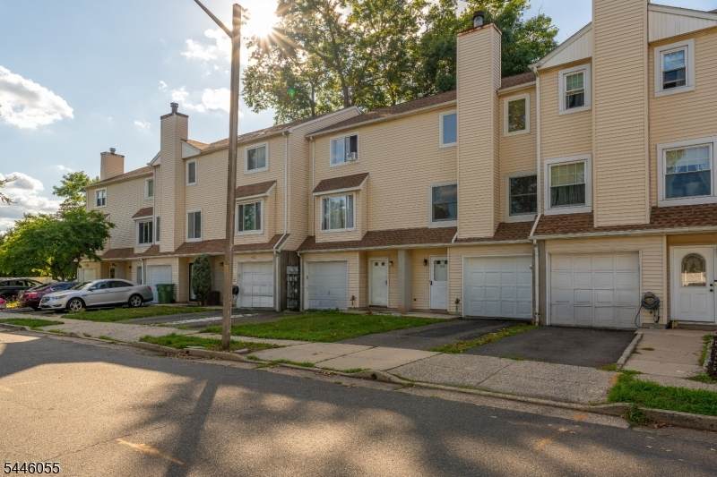 668 Jackson Ave - Photo 1