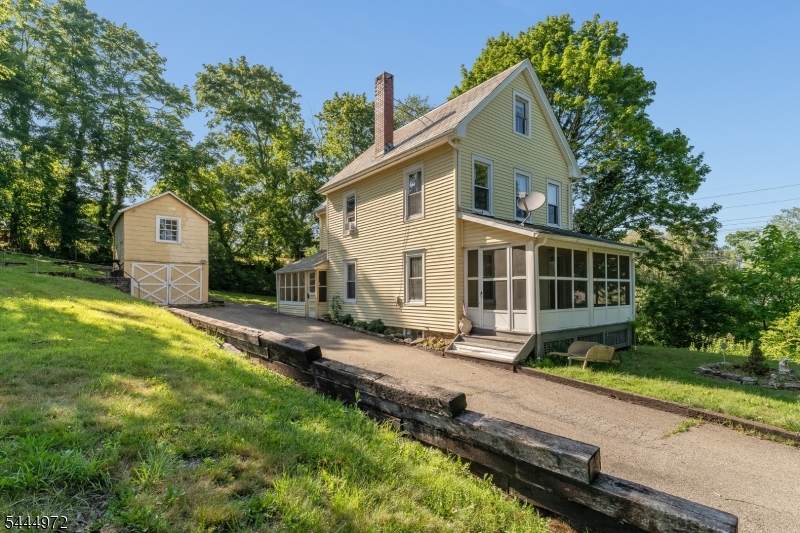 9 Central St - Photo 1