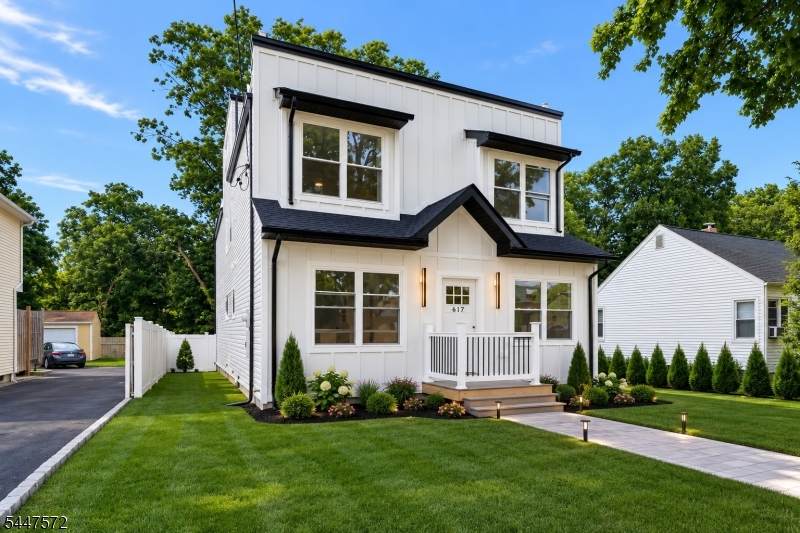 617 Fairview Ave - Photo 1