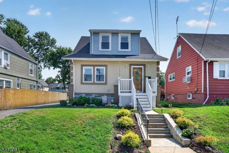 778 Harrison St - Photo 1