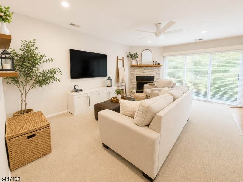 273 Abbey Dr - Photo 1