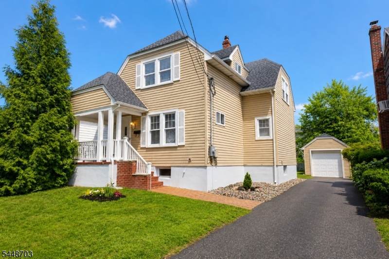 328 Mayhill St - Photo 1