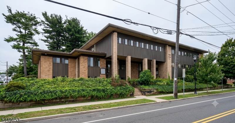 330 Livingston Ave - Photo 1