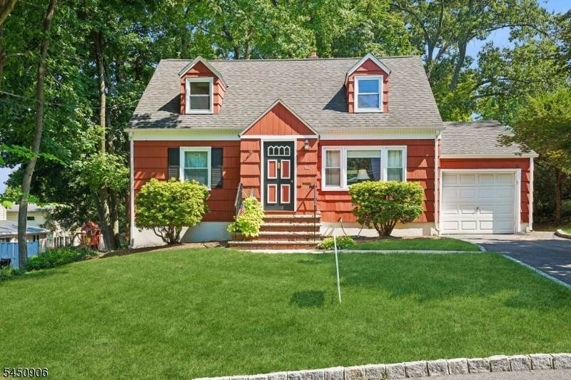 4 Kensington Rd - Photo 1