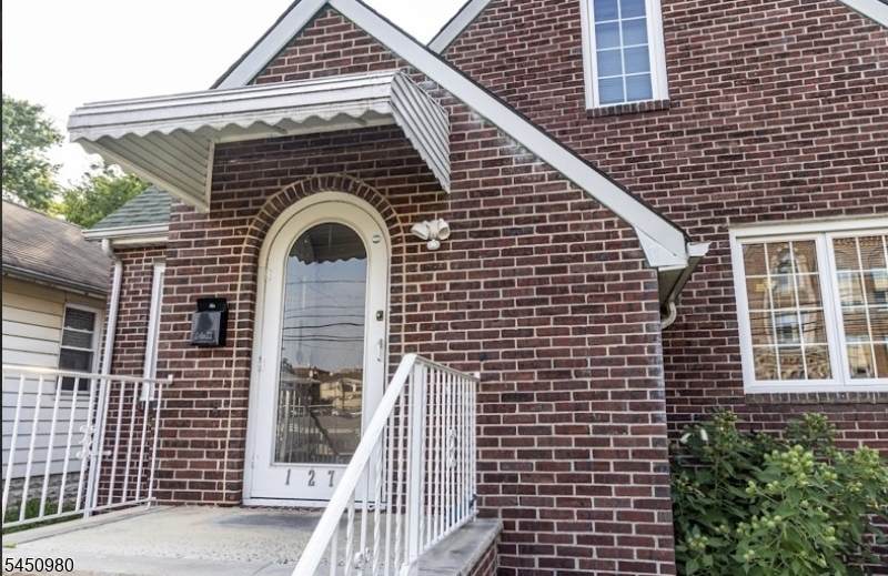 127 Hussa St - Photo 1