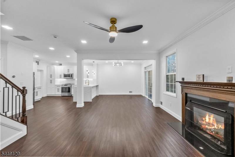 64 George Russell Way - Photo 1