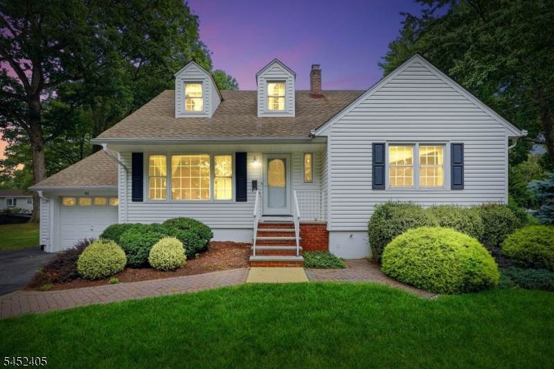 111 Primrose Dr - Photo 1