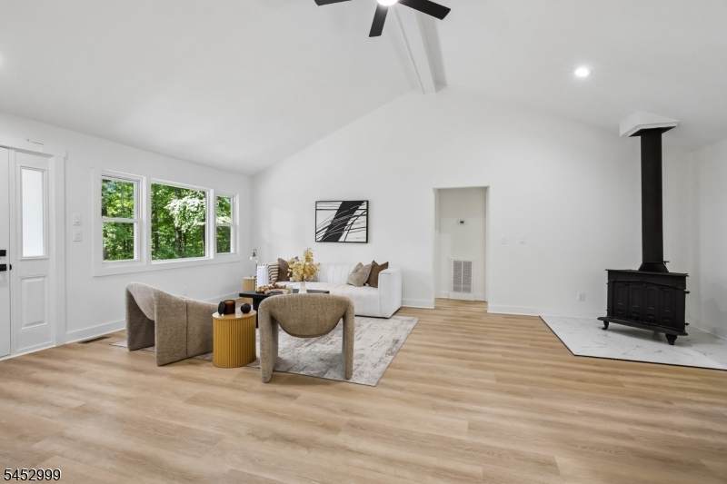 https://bt-photos.global.ssl.fastly.net/gsmls/orig_boomver_2_4046190-2.jpg
