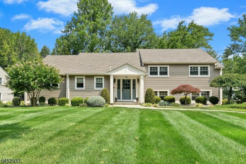 753 Hyslip Ave - Photo 1