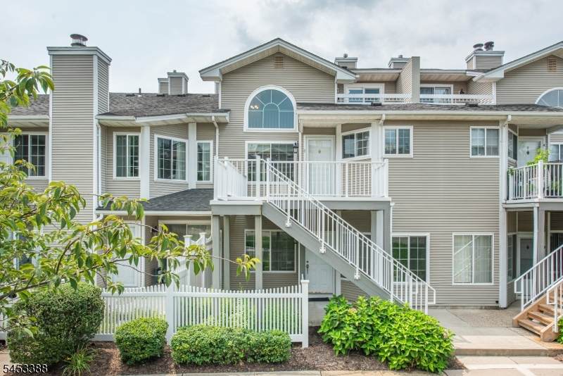 https://bt-photos.global.ssl.fastly.net/gsmls/orig_boomver_2_4046514-2.jpg