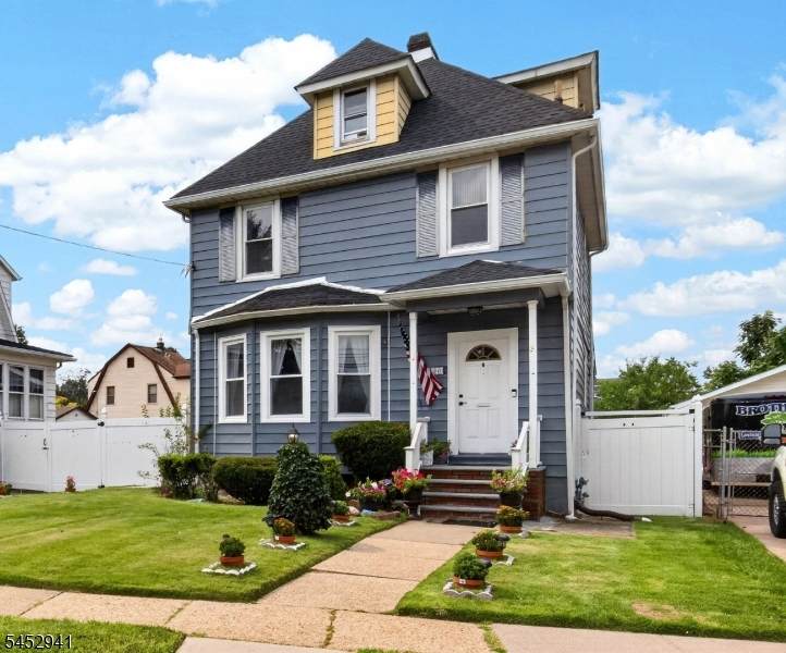 136 W Gibbons St - Photo 1