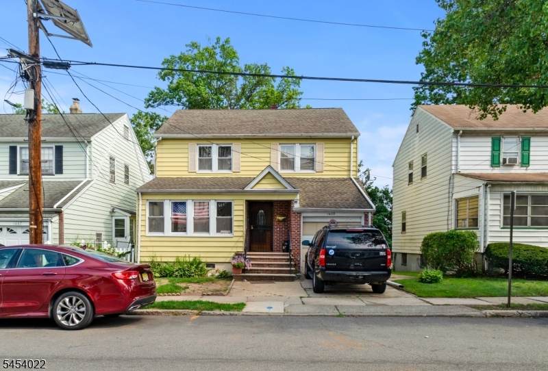 1603 Bayview Ave - Photo 1