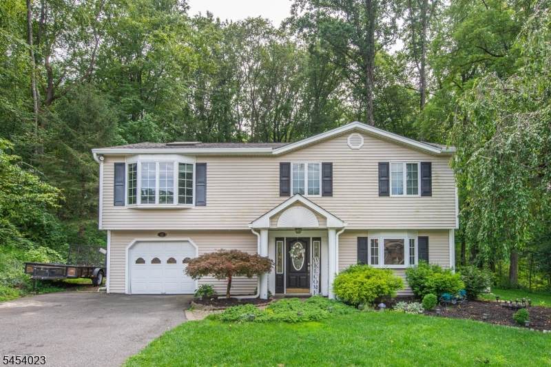 42 Scenic Dr - Photo 1
