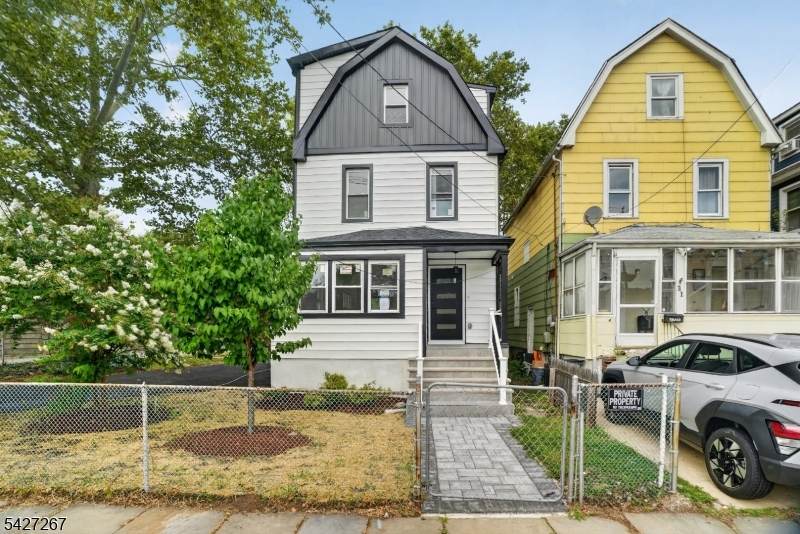 33 Race St - Photo 1