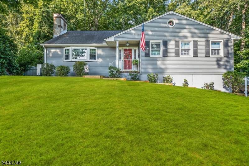 108 Chestnut Ter - Photo 1