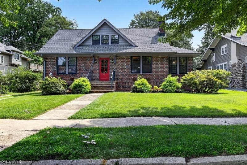 12 Lancaster Ave - Photo 1