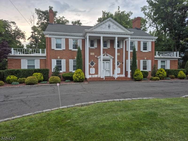 19 Holly St - Photo 1