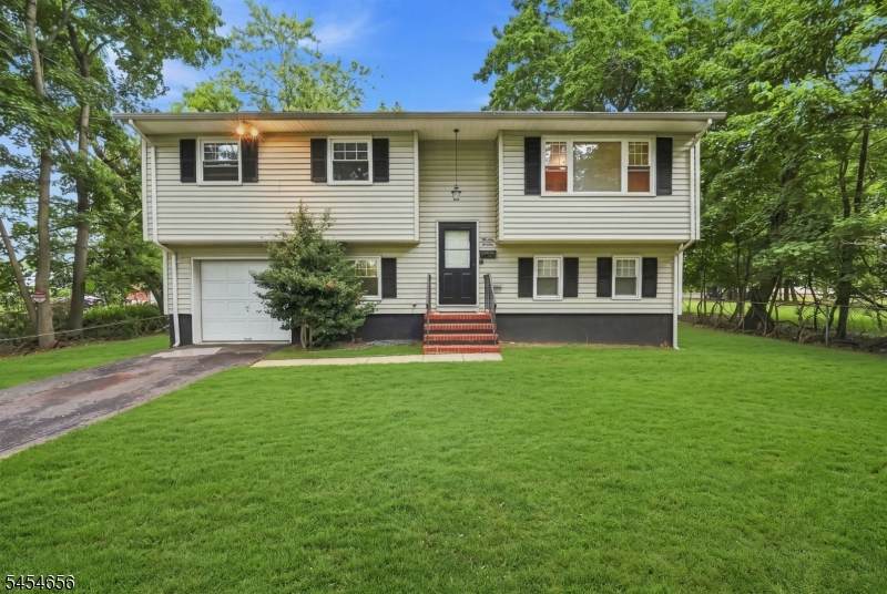1315 Irving St - Photo 1