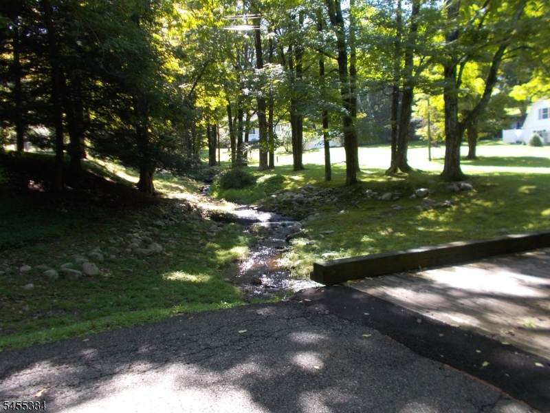 https://bt-photos.global.ssl.fastly.net/gsmls/orig_boomver_2_4048200-2.jpg
