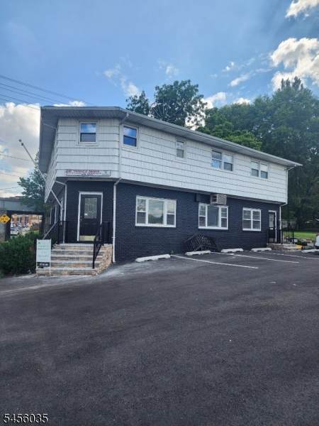 400 Seaton Ave - Photo 1