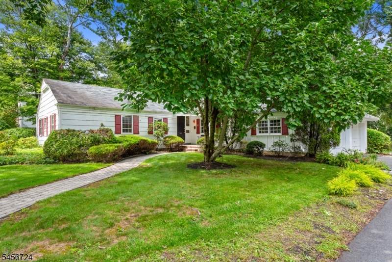 7 Fox Chase Ln - Photo 1