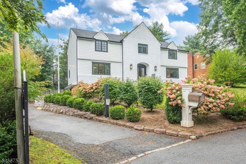 6 Lauri Dr - Photo 1