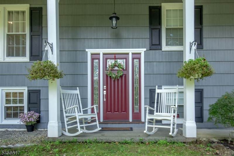81 Academy St - Photo 1