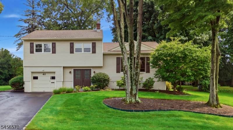 42 Hanover Pl - Photo 1