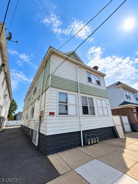 668 Clarkson Ave - Photo 1