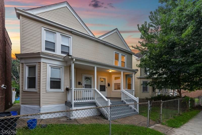 265 Sanford St - Photo 1