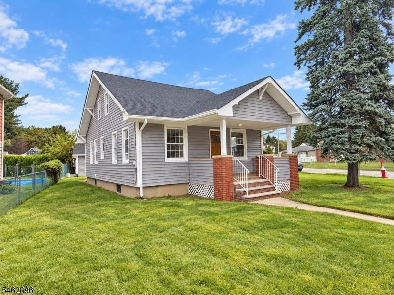 119 Colfax Ave - Photo 1