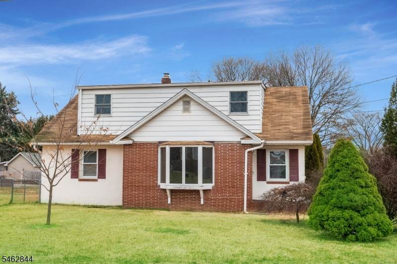 24 Morris Ave - Photo 1