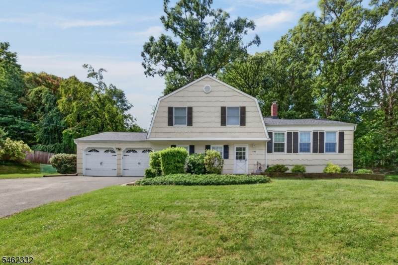 1163 Colonial Way - Photo 1