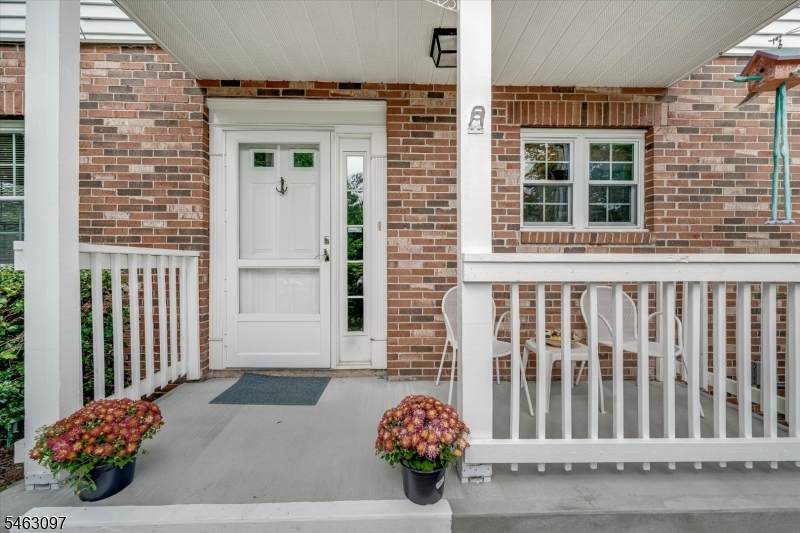 16 Lexington Ct - Photo 1