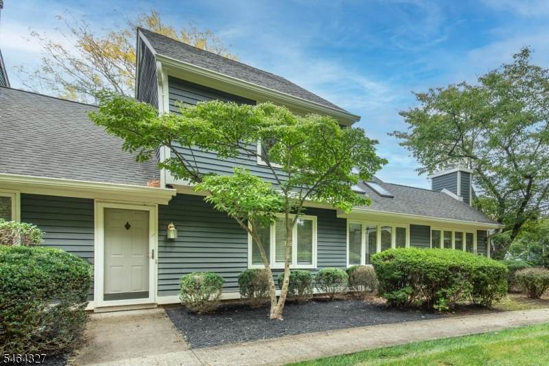 27 Village Dr - Photo 1